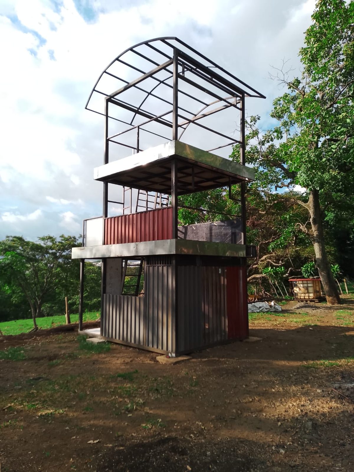 Casa Tina structural frame under construction